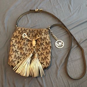 Cross body bag
